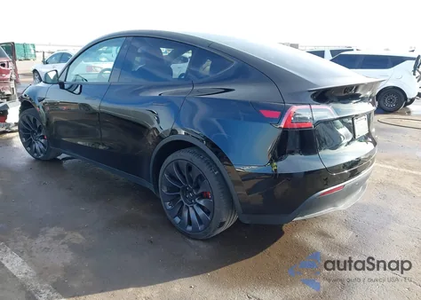 2023 Tesla Model Y Awd/Long Range Dual Motor All-Wheel Drive z USA, uszkodzony, nr VIN 7SAYGDEE4PF685256